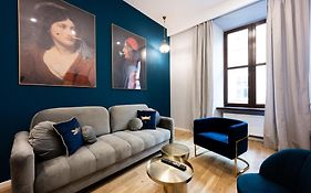 Bracka Main Square Apartments